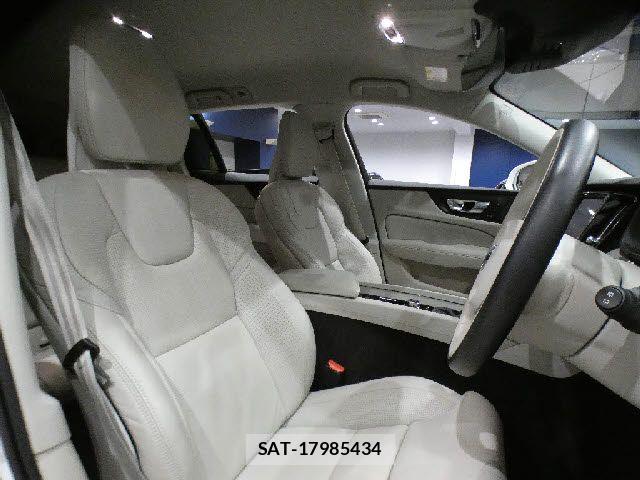Volvo CROSS COUNTRY 2021-03 7226770-24