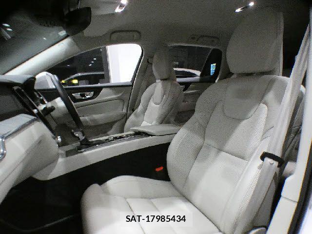 Volvo CROSS COUNTRY 2021-03 7226770-25