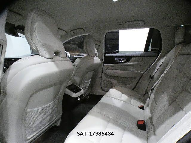 Volvo CROSS COUNTRY 2021-03 7226770-26