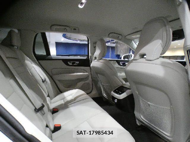 Volvo CROSS COUNTRY 2021-03 7226770-27