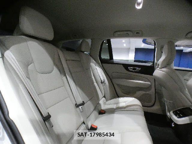 Volvo CROSS COUNTRY 2021-03 7226770-28