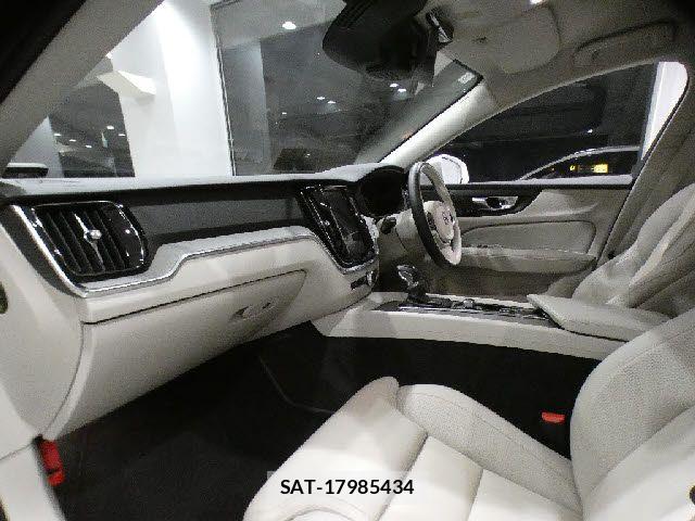 Volvo CROSS COUNTRY 2021-03 7226770-2