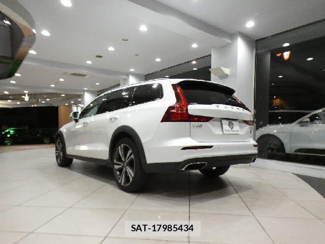 Volvo CROSS COUNTRY 2021-03 7226770-3