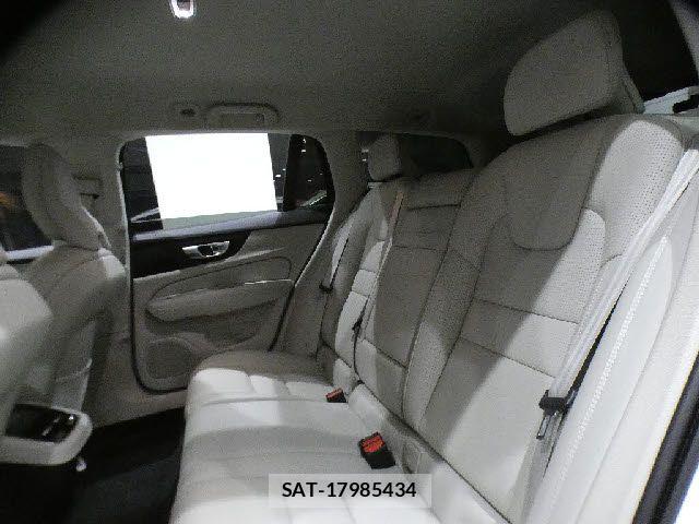 Volvo CROSS COUNTRY 2021-03 7226770-4