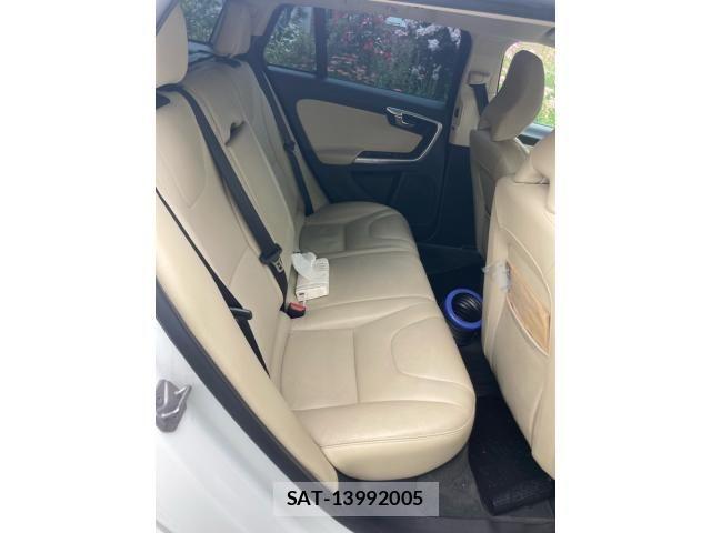 Volvo CROSS COUNTRY 2016-06 7621151-15