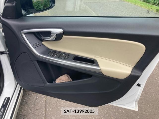 Volvo CROSS COUNTRY 2016-06 7621151-16