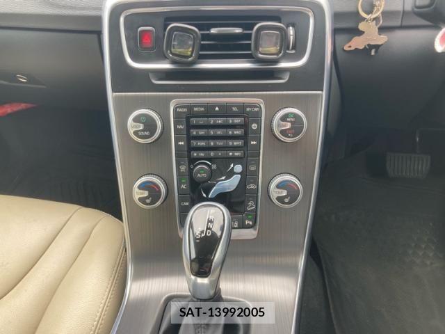 Volvo CROSS COUNTRY 2016-06 7621151-20