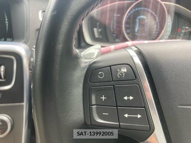 Volvo CROSS COUNTRY 2016-06 7621151-23