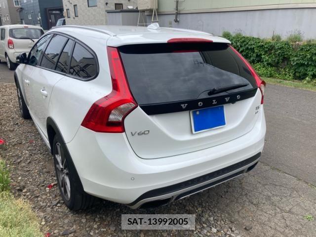 Volvo CROSS COUNTRY 2016-06 7621151-4