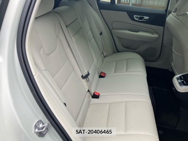 Volvo CROSS COUNTRY 2019-03 7880337-11