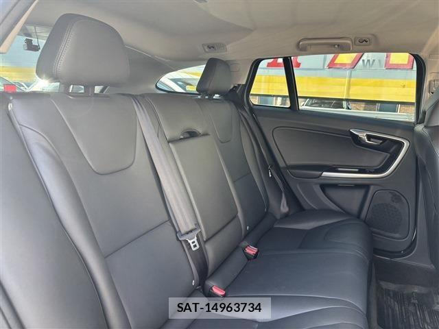 Volvo CROSS COUNTRY 2016-10 8039045-11