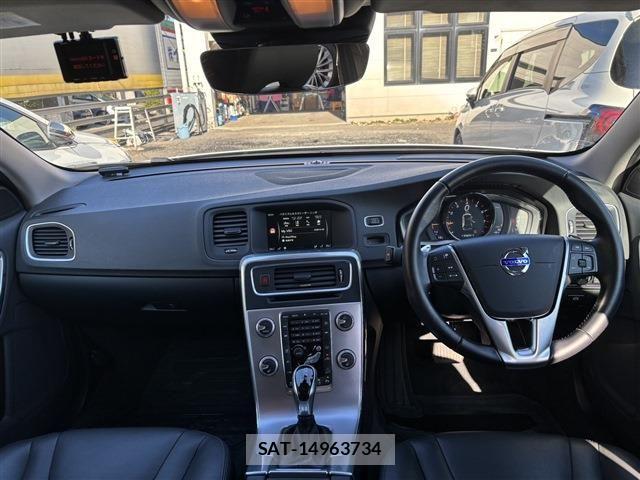 Volvo CROSS COUNTRY 2016-10 8039045-13