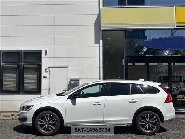 Volvo CROSS COUNTRY 2016-10 8039045-7