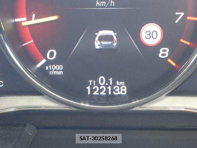 Volvo CROSS COUNTRY 2017-08 8076065-13