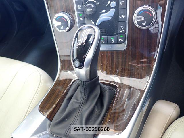 Volvo CROSS COUNTRY 2017-08 8076065-15