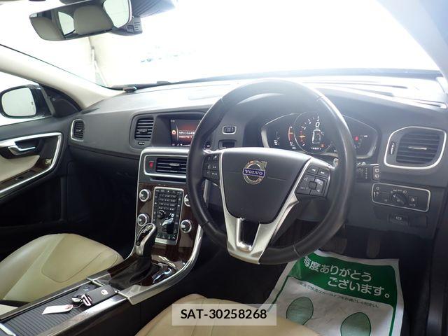 Volvo CROSS COUNTRY 2017-08 8076065-1