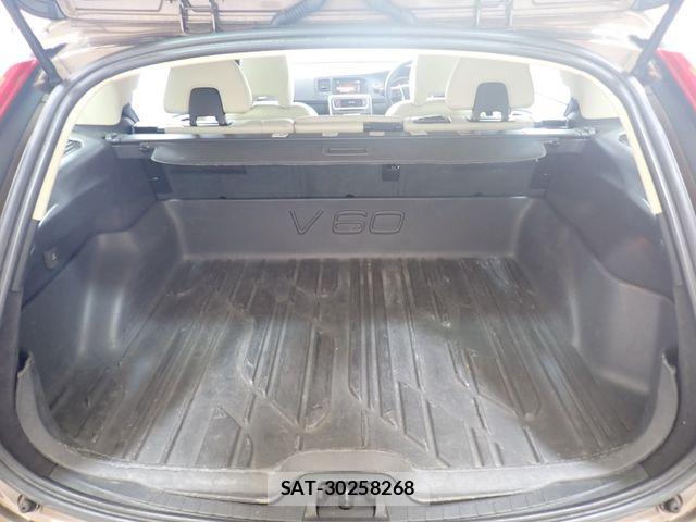 Volvo CROSS COUNTRY 2017-08 8076065-24
