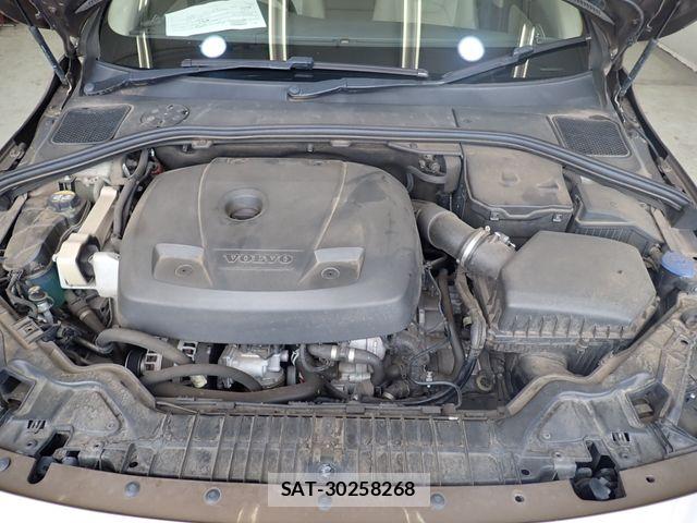 Volvo CROSS COUNTRY 2017-08 8076065-25