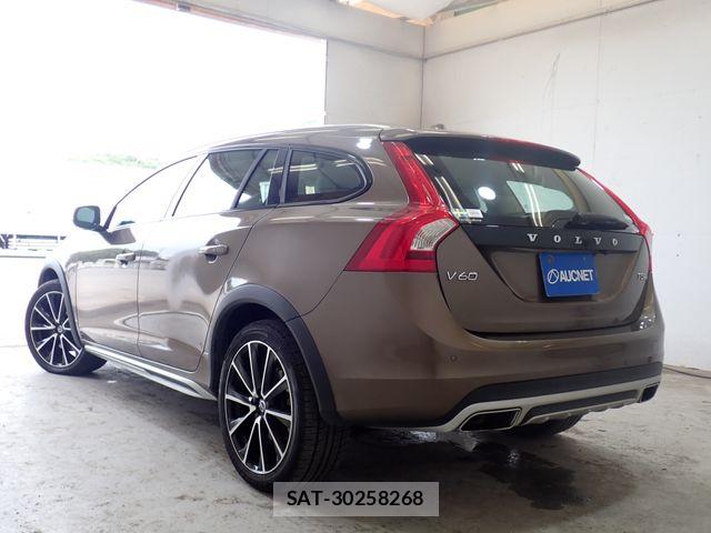 Volvo CROSS COUNTRY 2017-08 8076065-2