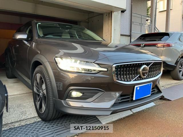 Volvo CROSS COUNTRY 2023-09 8102544-0