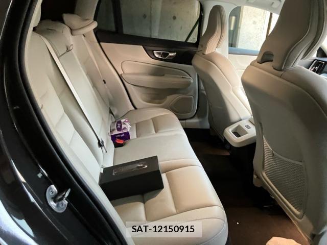 Volvo CROSS COUNTRY 2023-09 8102544-15