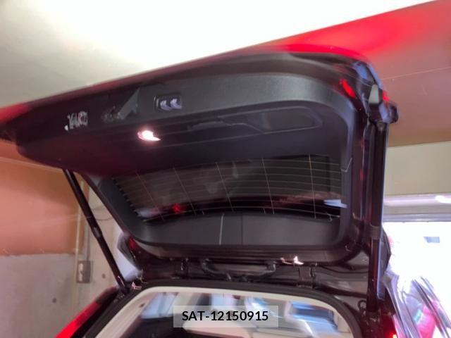 Volvo CROSS COUNTRY 2023-09 8102544-17
