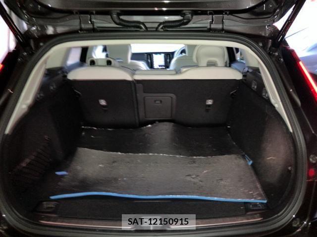 Volvo CROSS COUNTRY 2023-09 8102544-18