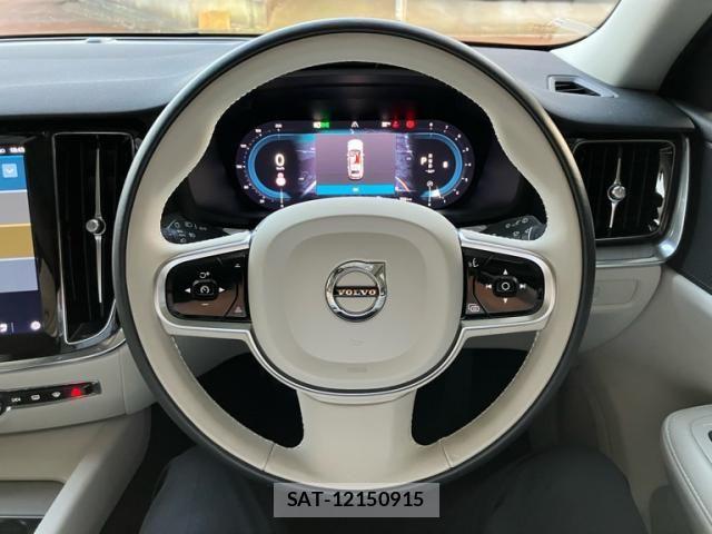 Volvo CROSS COUNTRY 2023-09 8102544-21