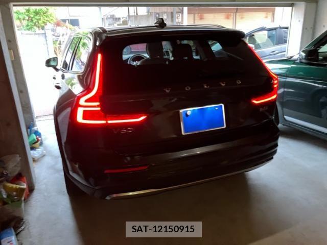 Volvo CROSS COUNTRY 2023-09 8102544-5