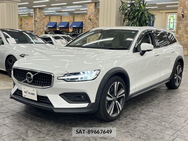 Volvo CROSS COUNTRY 2022-03 8338402-9