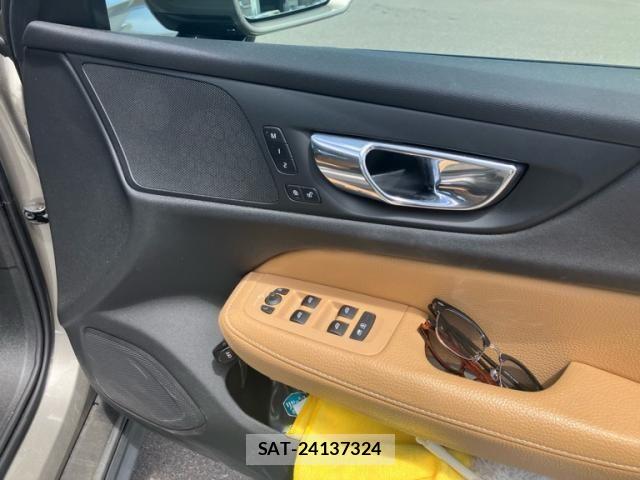 Volvo CROSS COUNTRY 2019-09 8411005-11