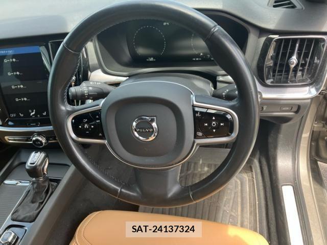 Volvo CROSS COUNTRY 2019-09 8411005-15