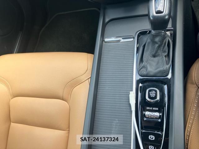 Volvo CROSS COUNTRY 2019-09 8411005-23