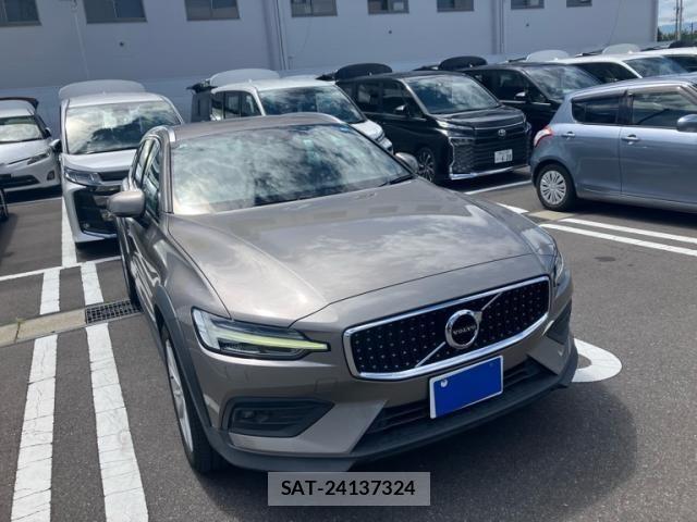 Volvo CROSS COUNTRY 2019-09 8411005-2