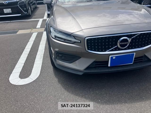 Volvo CROSS COUNTRY 2019-09 8411005-3