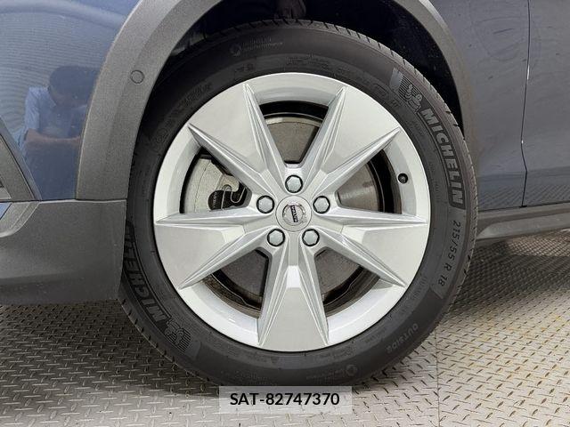 Volvo CROSS COUNTRY 2021-12 8563998-15