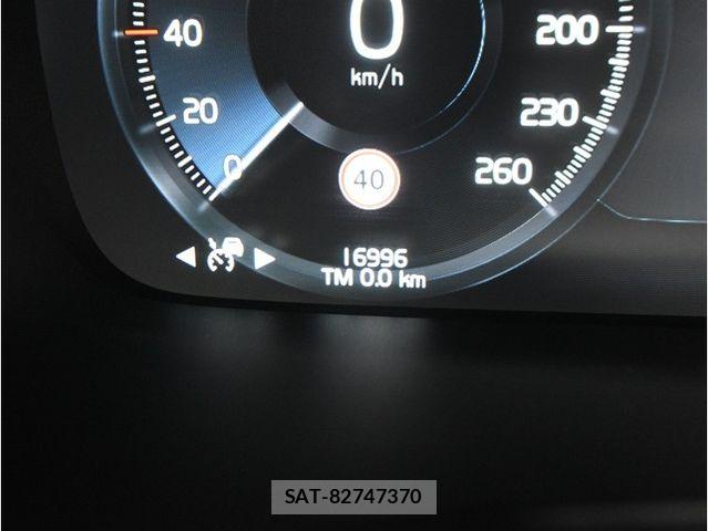 Volvo CROSS COUNTRY 2021-12 8563998-28