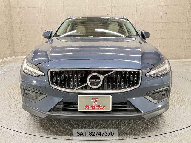 Volvo CROSS COUNTRY 2021-12 8563998-6