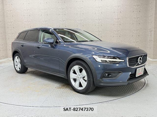 Volvo CROSS COUNTRY 2021-12 8563998-7