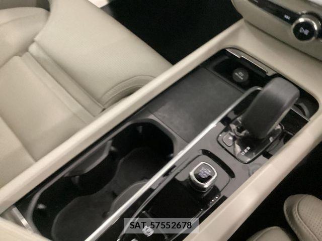 Volvo CROSS COUNTRY 2022-06 8662247-10