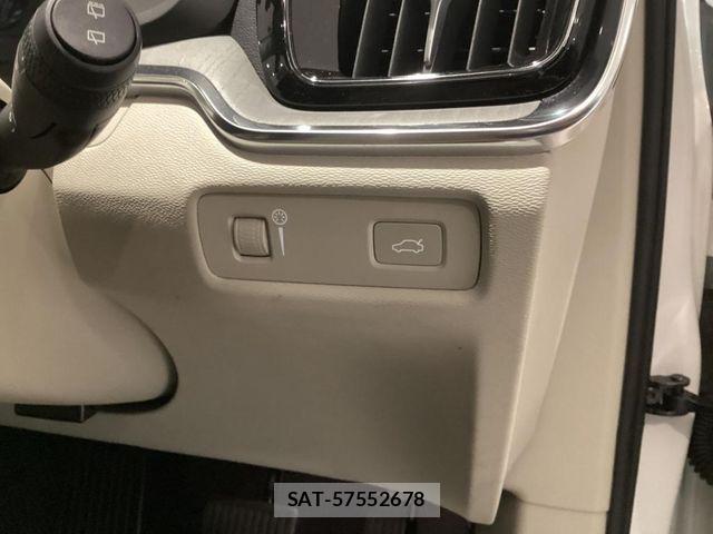 Volvo CROSS COUNTRY 2022-06 8662247-20