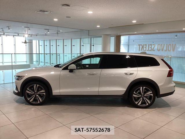 Volvo CROSS COUNTRY 2022-06 8662247-3