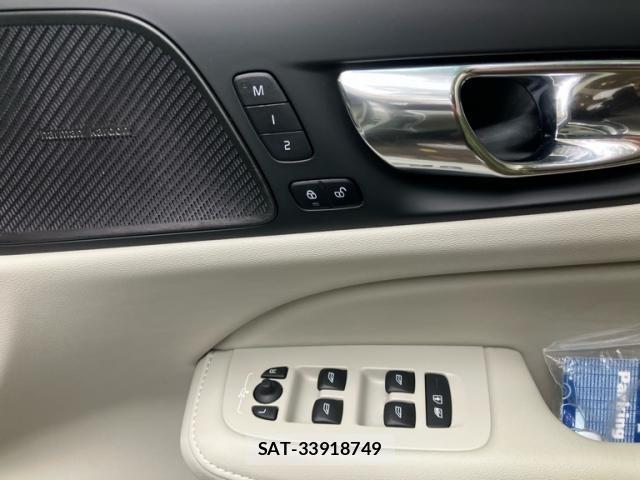 Volvo CROSS COUNTRY 2019-09 8797865-17