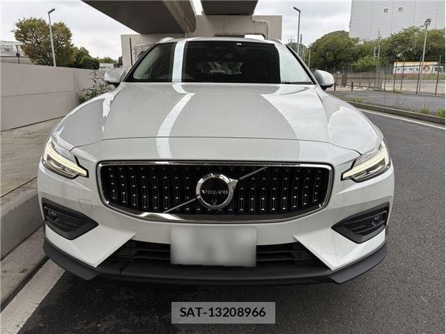 Volvo CROSS COUNTRY 2023-09 8832366-7