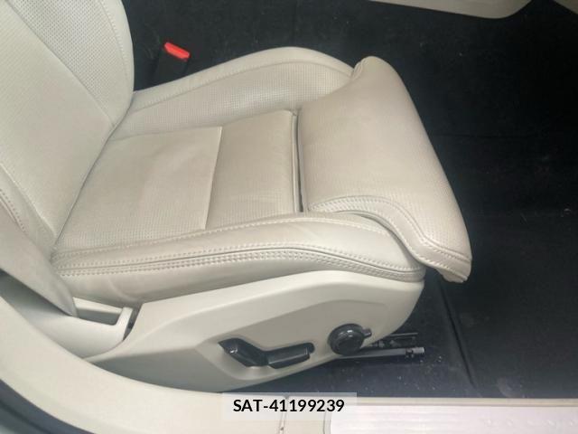 Volvo CROSS COUNTRY 2021-02 8832367-12