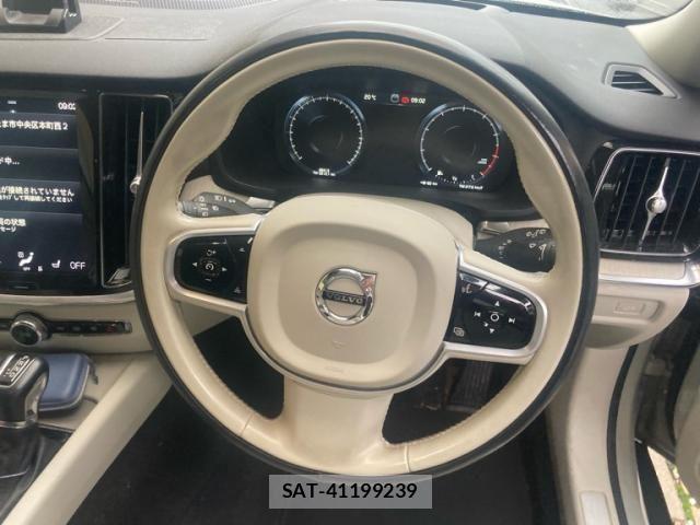 Volvo CROSS COUNTRY 2021-02 8832367-16
