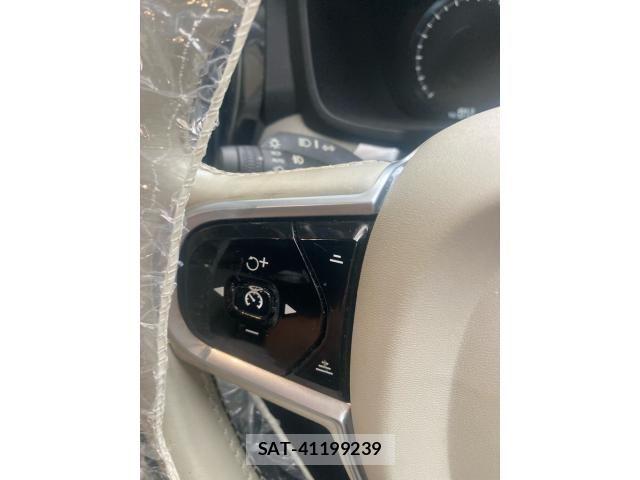 Volvo CROSS COUNTRY 2021-02 8832367-18