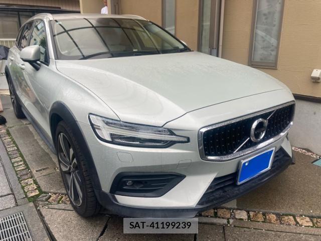 Volvo CROSS COUNTRY 2021-02 8832367-1