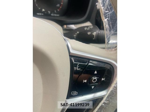 Volvo CROSS COUNTRY 2021-02 8832367-19