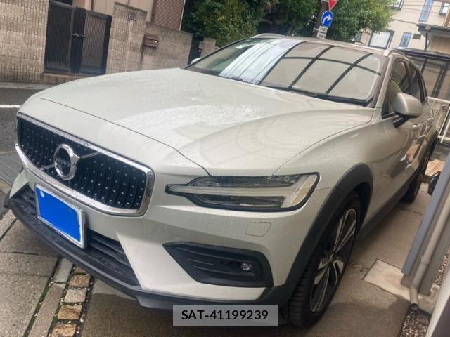 Volvo CROSS COUNTRY 2021-02 8832367-2